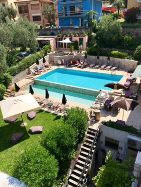 Отель Hotel Antonella  Мальчезине